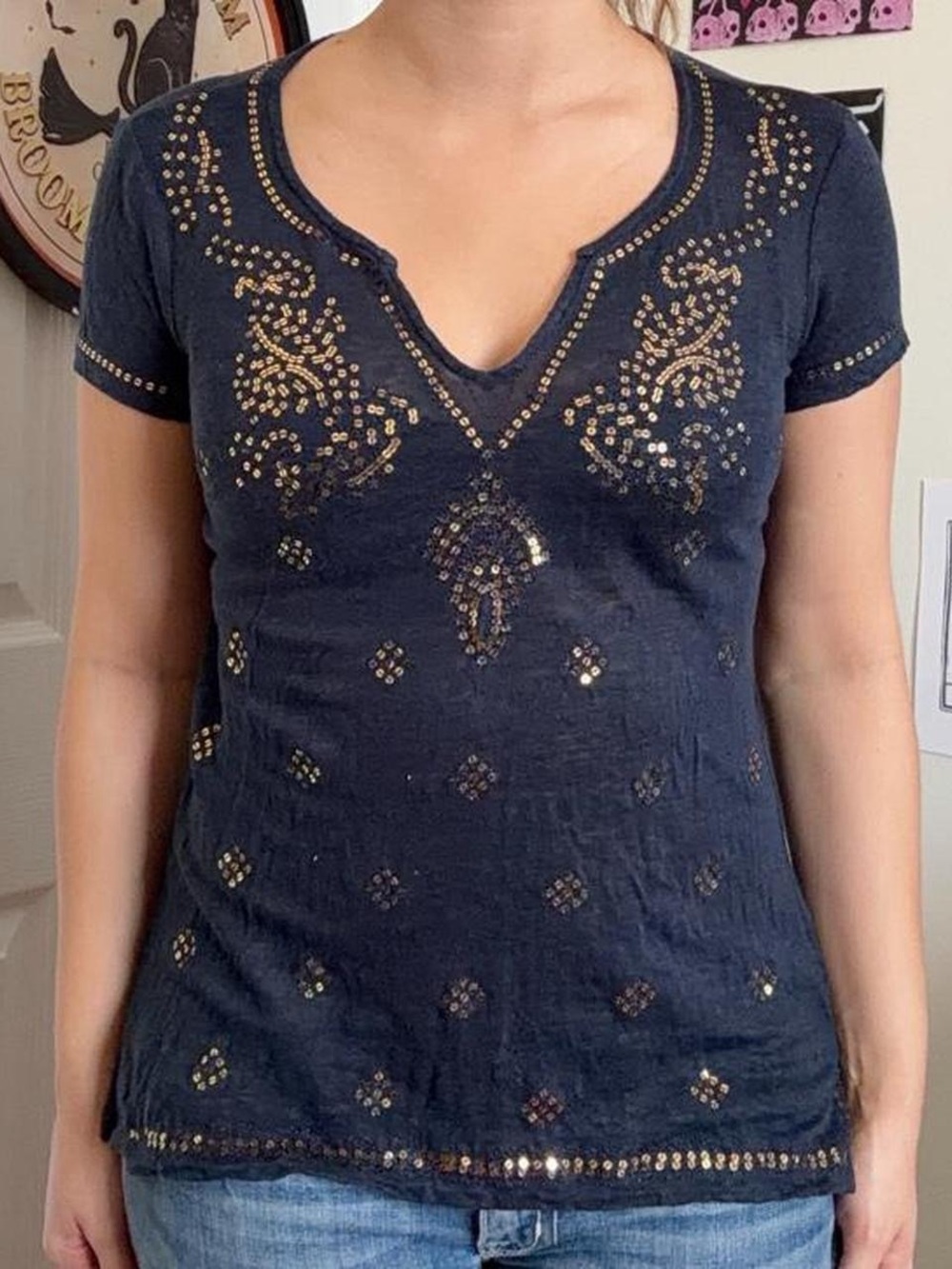 100% Linen Short-Sleeve Embellished V-Neck Top